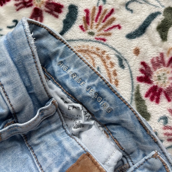 AE Distressed Hi Rise Jeggings - Picture 7 of 11